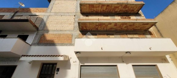 Apartamento de 2 dormitorios en Reggio Calabria, Italy No. 188491 2