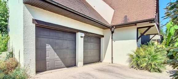 Casa de 5 dormitorios en Villecresnes, France No. 277266 9