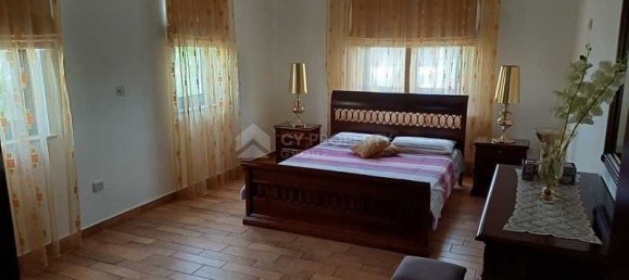 Imóvel comercial T4 em Aradippou, Cyprus N.º 7696 4