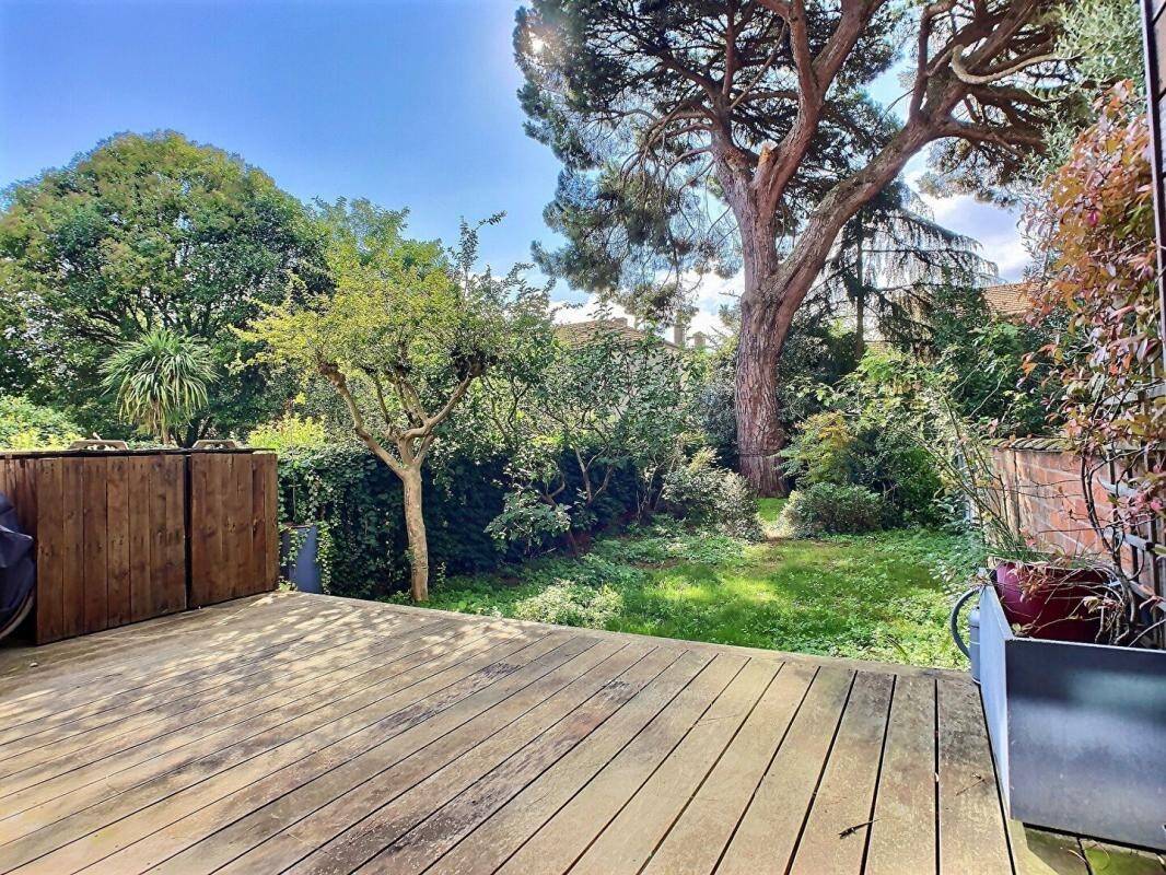 5 bedrooms House in Bordeaux, France No. 318780