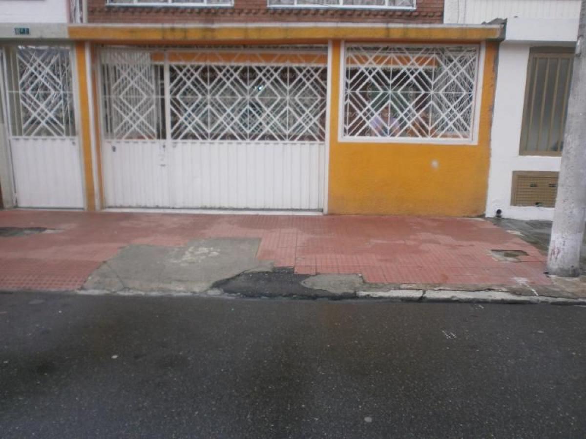 3 bedrooms House in Bogota, Colombia No. 9935