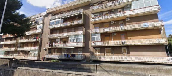 2 rooms Apartment in Catania, Italy No. 43845 2