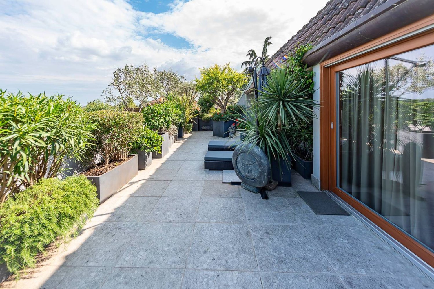 Пентхаус с 3 спальнями в Арезе, Италия № 24859