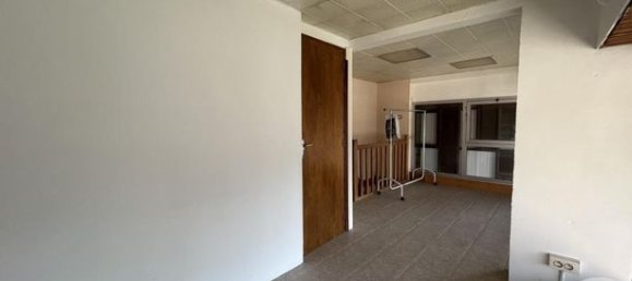 30m² Commercial property in Evreux, France No. 360509 2