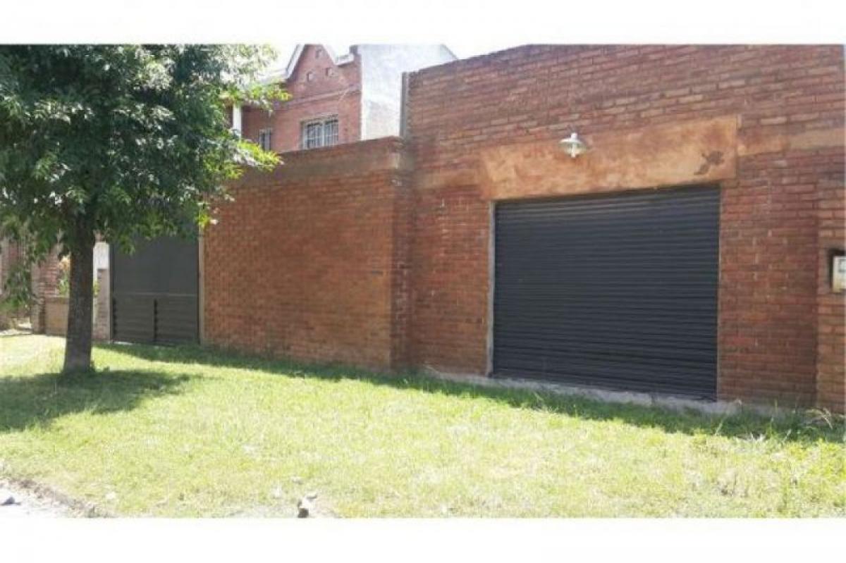 2 bedrooms House in Almirante Brown, Argentina No. 85548