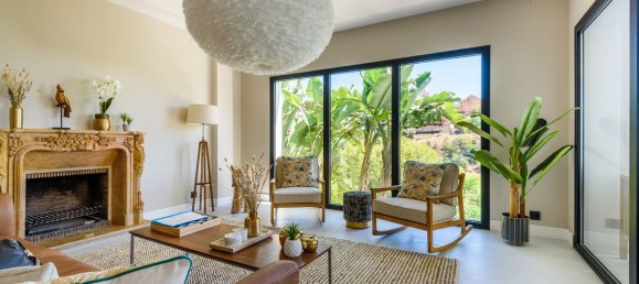 7 bedrooms Villa in Marbella, Spain No. 33851 2