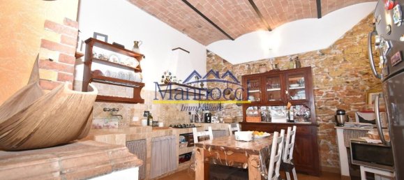 4 bedrooms House in San Giuliano Terme, Italy No. 325921 3