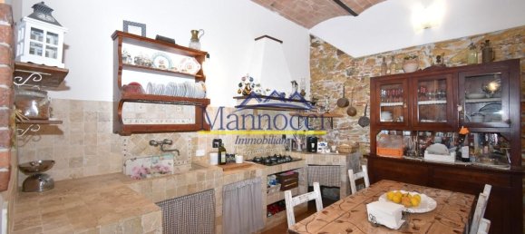 4 bedrooms House in San Giuliano Terme, Italy No. 325921 2