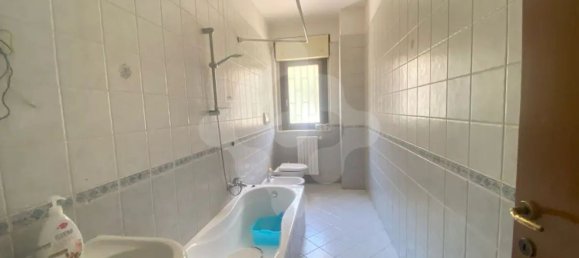 Квартира с 3 комнатами в Бари, Италия № 35418 22