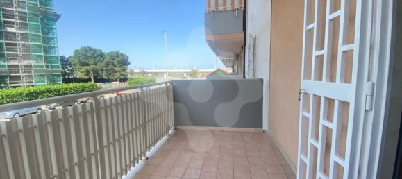 Квартира с 3 комнатами в Бари, Италия № 35418 14