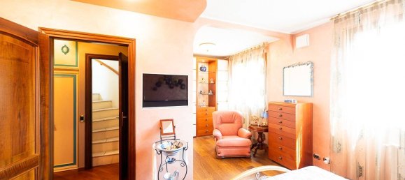 3 Schlafzimmer Villa in Segrate, Italy, Nr. 363781 30