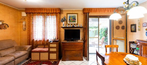 3 Schlafzimmer Villa in Segrate, Italy, Nr. 363781 11