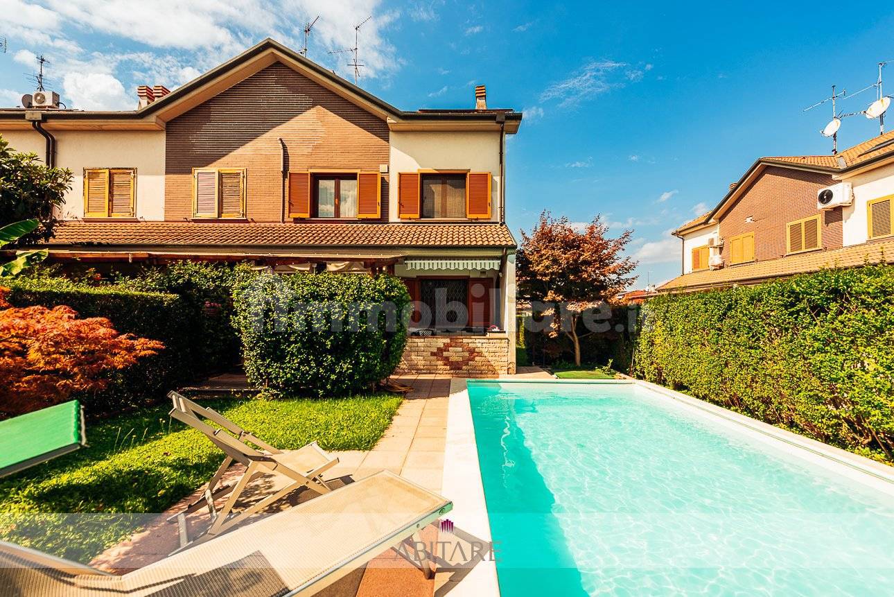 3 Schlafzimmer Villa in Segrate, Italy, Nr. 363781