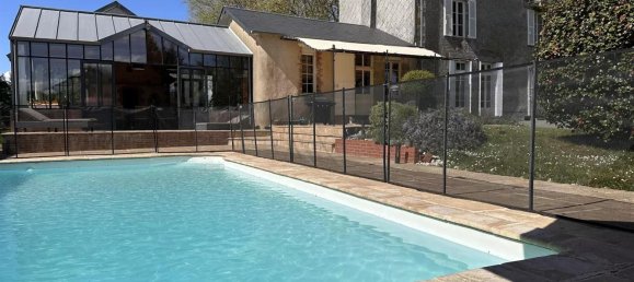 7 bedrooms Castles in Vendee, France No. 307068 9