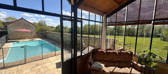 7 bedrooms Castles in Vendee, France No. 307068 2