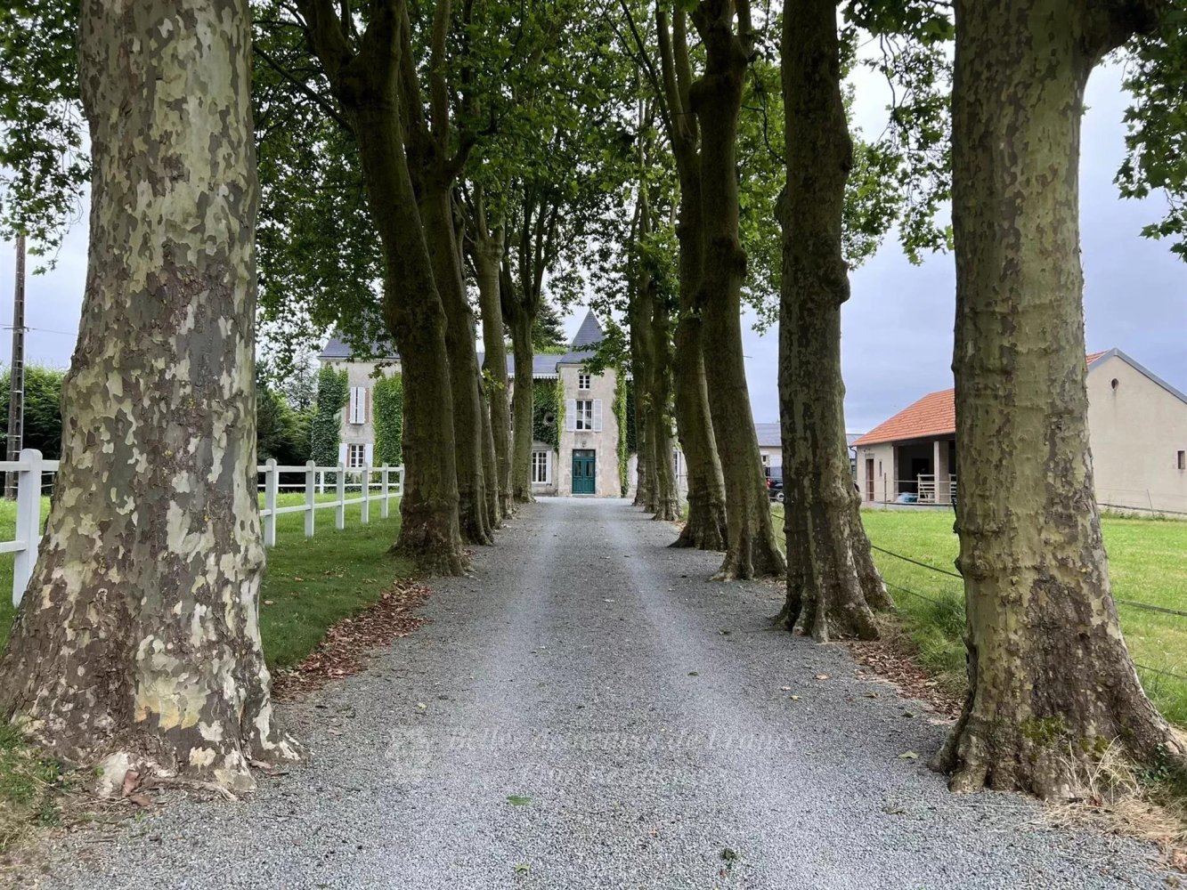 7 bedrooms Castles in Vendee, France No. 307068