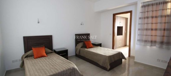 2 bedrooms Apartment in Sliema, Malta No. 9365 11