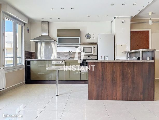 2 bedrooms Apartment in Rosny-sous-Bois, France No. 354420