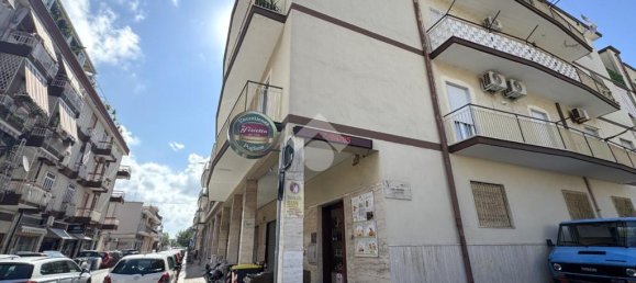 3 bedrooms Apartment in Bari, Italy No. 300027 4