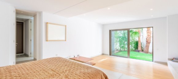 4 bedrooms Villa in Malaga, Spain No. 23993 11