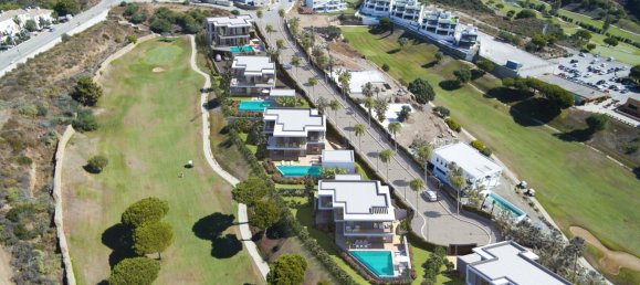 5 bedrooms Villa in Marbella, Spain No. 637 3