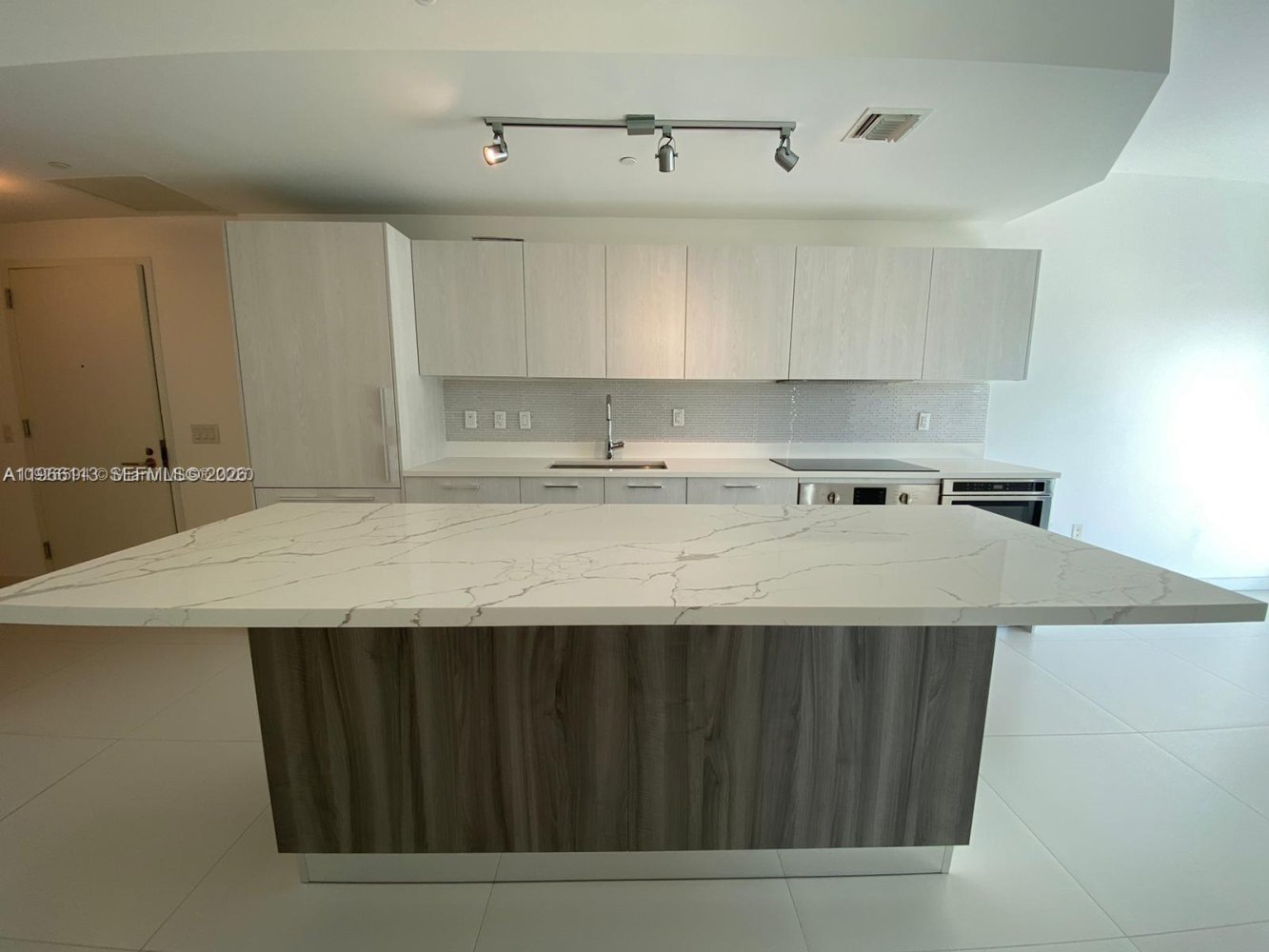 1 bedroom Commercial property for rent in Miami, Miami-Dade, Florida, USA № 614383