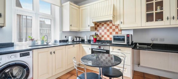 2 bedrooms Apartment in Epsom, United Kingdom No. 9686 2