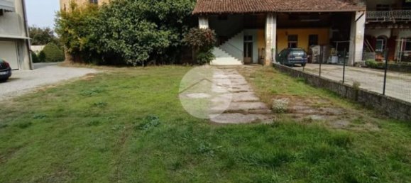 2 bedrooms House in Camisano, Italy No. 329470 2