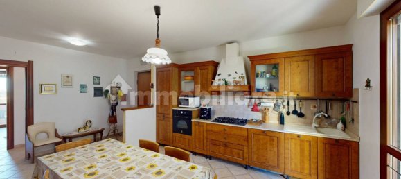 3 bedrooms Apartment in Chiaravalle, Italy No. 286024 5