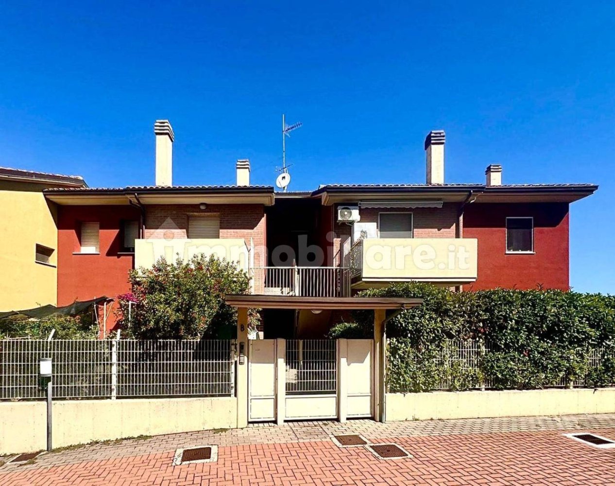 3 bedrooms Apartment in Chiaravalle, Italy No. 286024