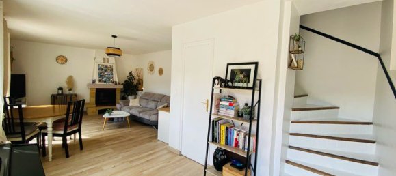 2 bedrooms House in Yvelines, France No. 320611 2