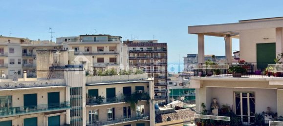 4 bedrooms Apartment in Catania, Italy No. 122075 8