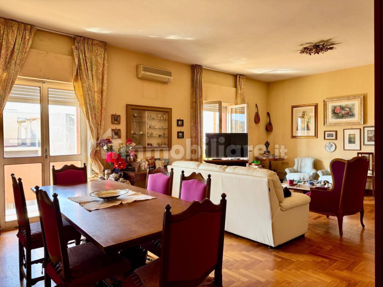 4 bedrooms Apartment in Catania, Italy No. 122075