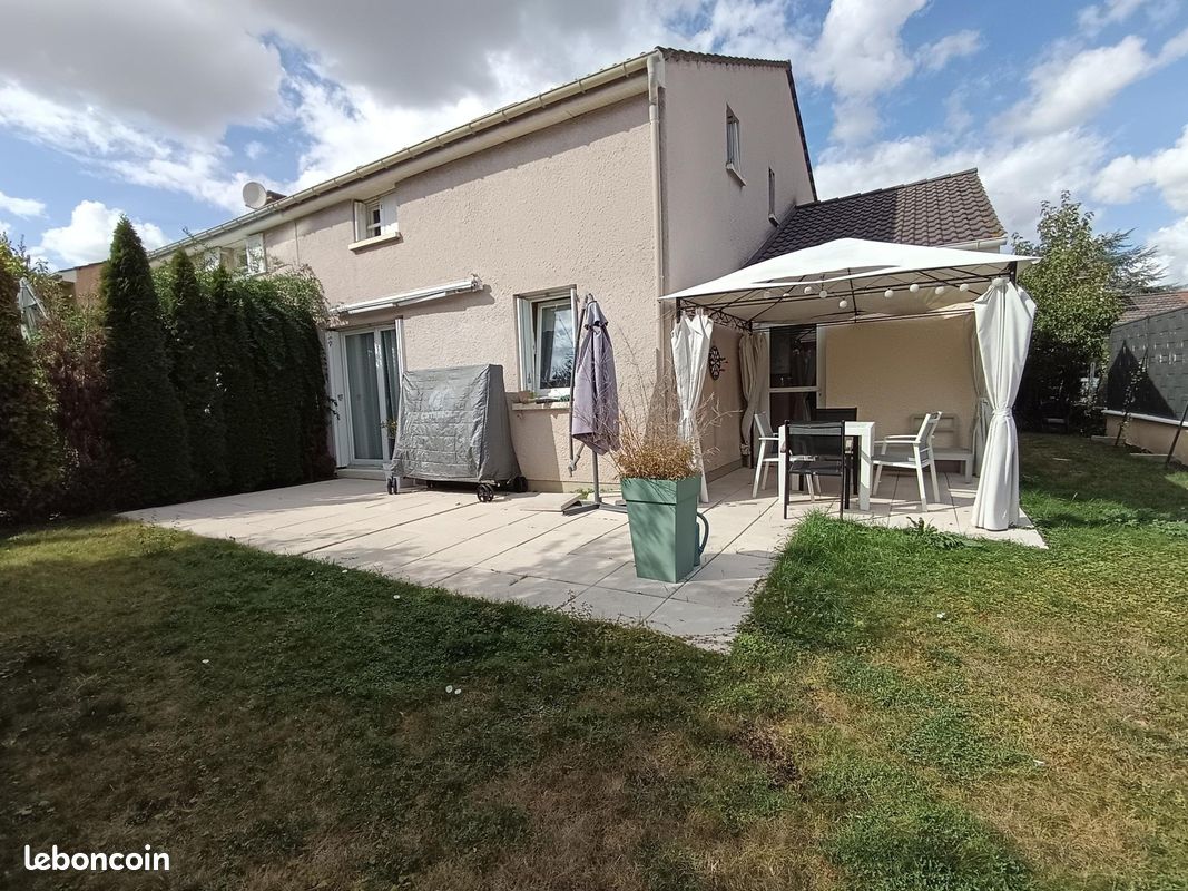 3 chambres Maison à Cergy, France No. 325912