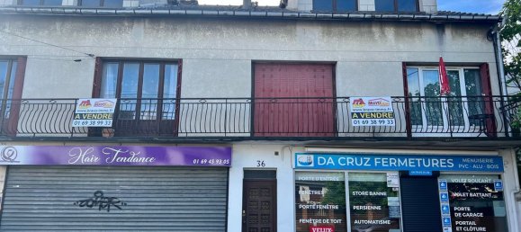 230m² Building in Juvisy-sur-Orge, France No. 187896 2