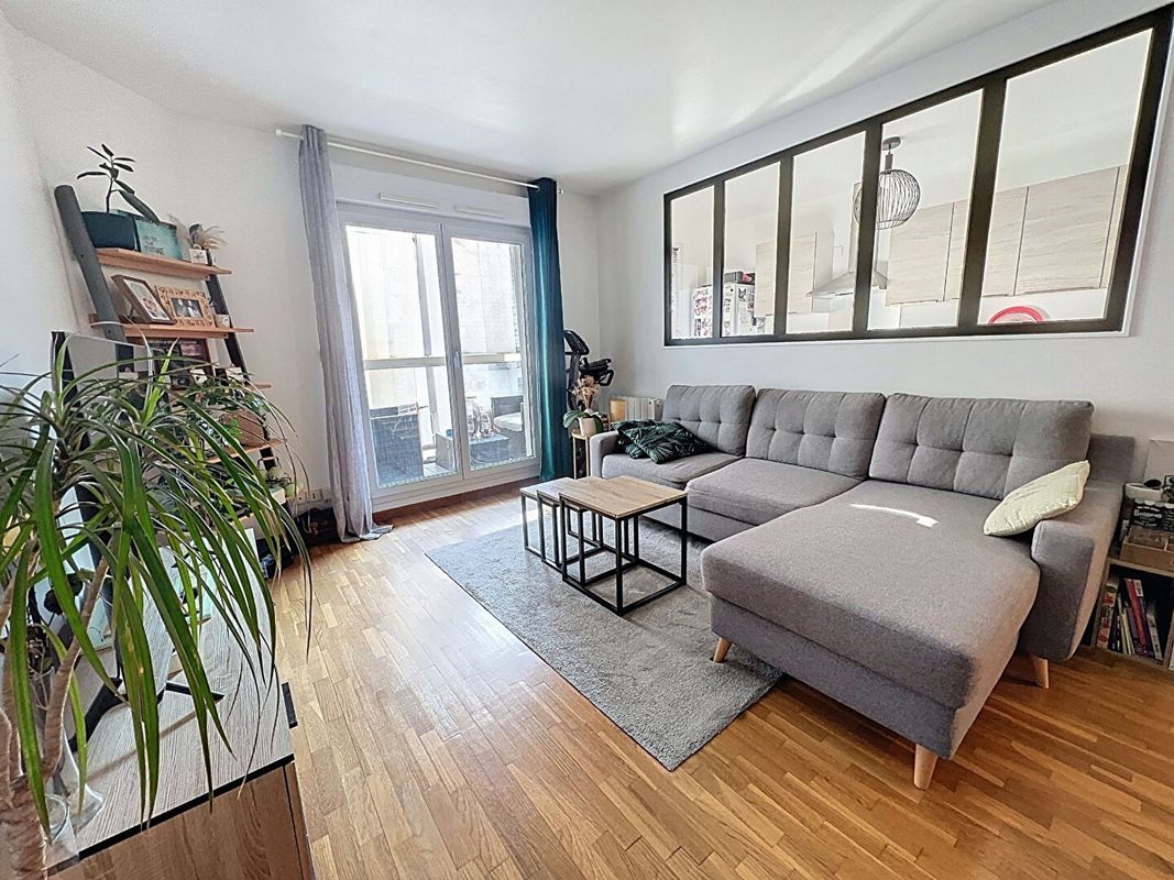 Квартира с 1 спальней в Сюрен, Франция № 115240