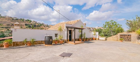 2000m² Building in Huetor Vega, Spain No. 134440 31