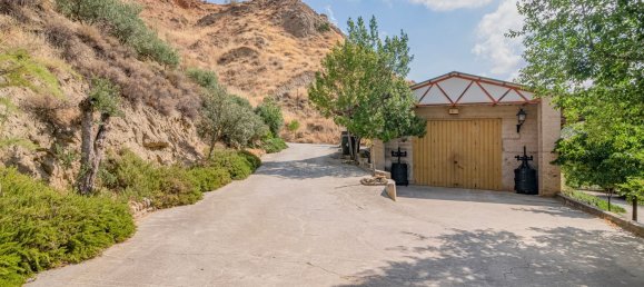 2000m² Building in Huetor Vega, Spain No. 134440 29