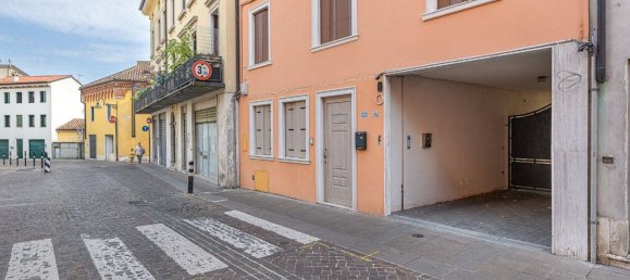 22120m² Building in Schio, Italy No. 208898 3