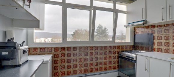 Квартира с 3 спальнями в Вернёй-сюр-Сен, Франция № 139895 3