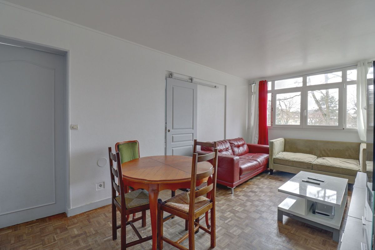 Квартира с 3 спальнями в Вернёй-сюр-Сен, Франция № 139895