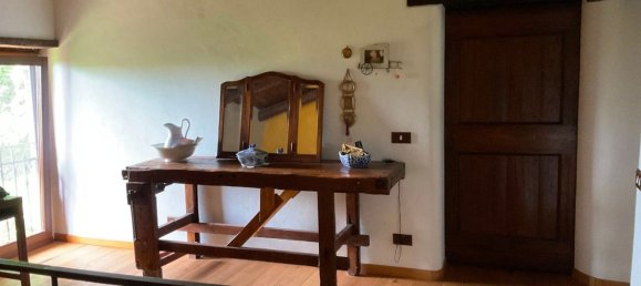 8 bedrooms House in Medicina, Italy No. 321715 4