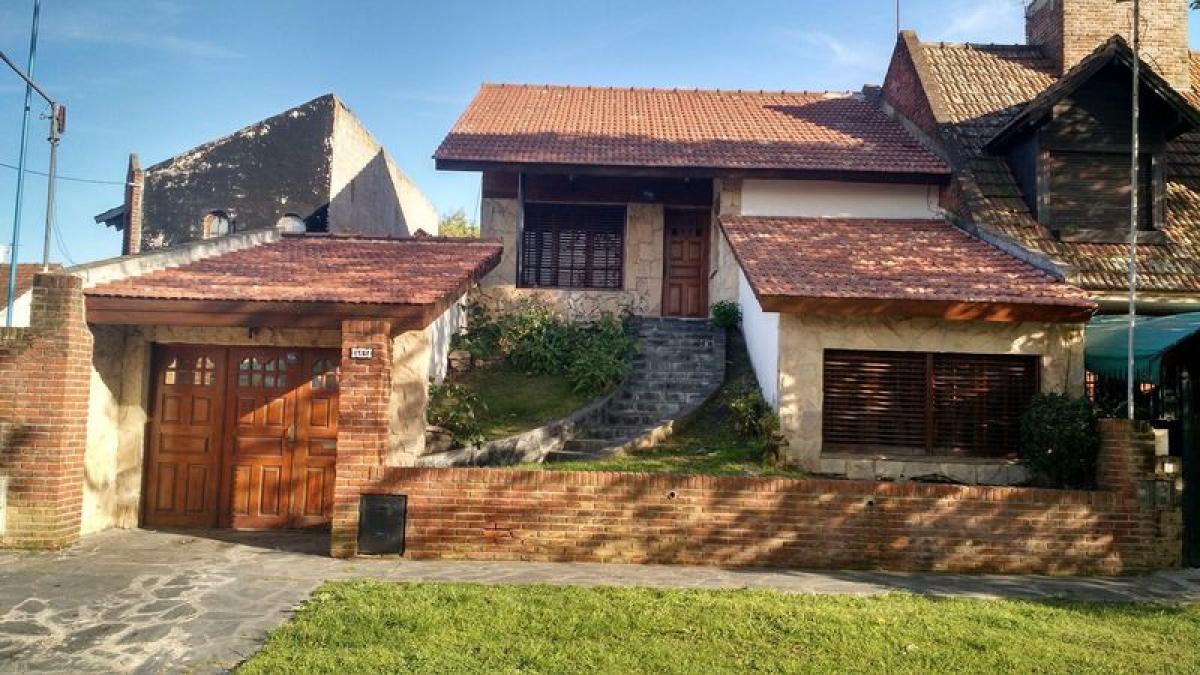 3 bedrooms House in Mar del Plata, Argentina No. 73747