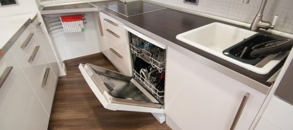 3 bedrooms Apartment in Madrid, Spain No. 168038 9