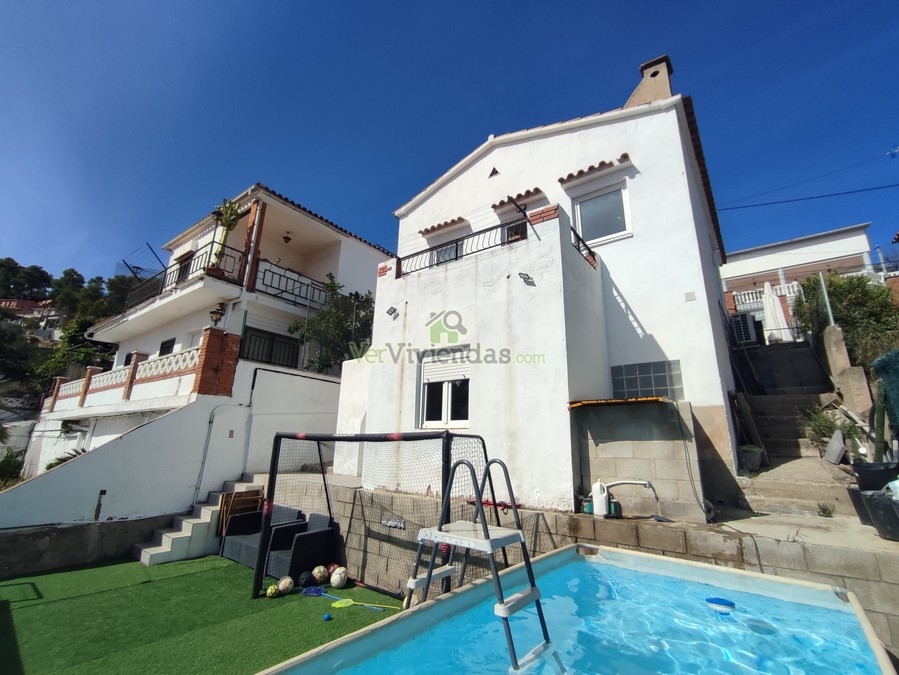 3 bedrooms Apartment in Sant Vicenc Dels Horts, Spain No. 267376