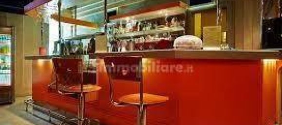 Imóvel comercial de 2 divisões em Lucca, Italy N.º 25716 7