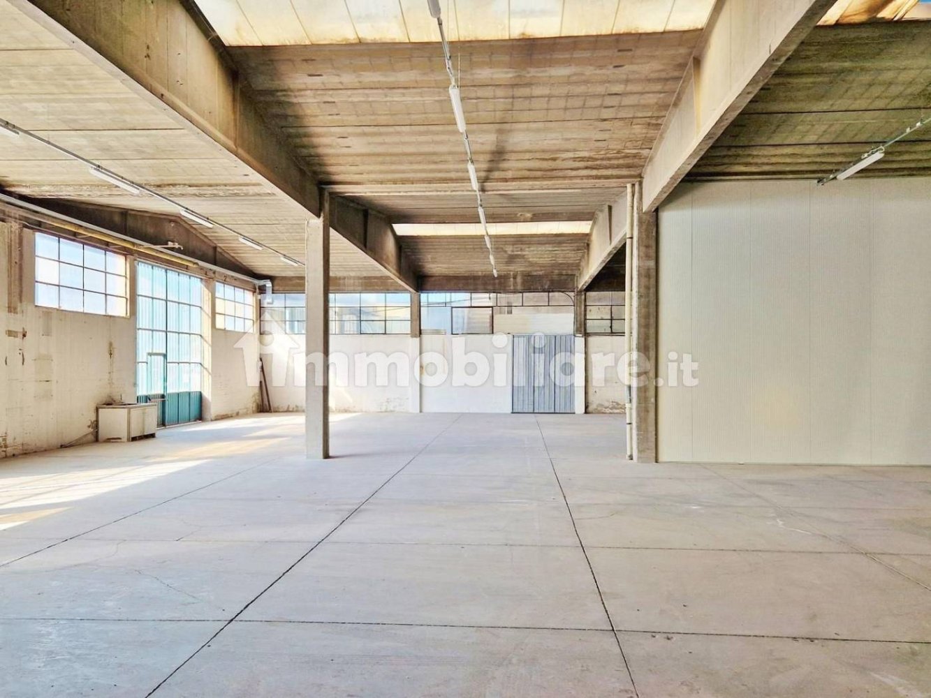 1500m² Warehouse in Faenza, Italy No. 318873