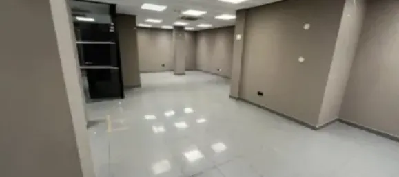 80m² Commercial property in Mostoles, Spain No. 84264 16