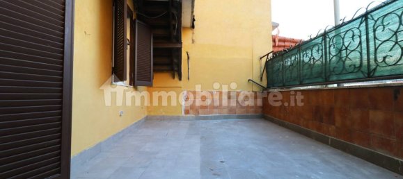 3 rooms Apartment in San Giorgio a Cremano, Italy No. 259594 3