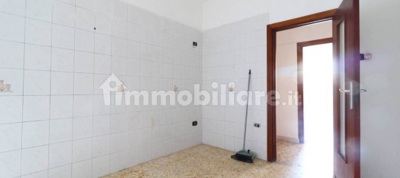 3 rooms Apartment in San Giorgio a Cremano, Italy No. 259594 12